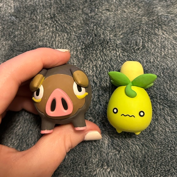 POKEMON STUFFIE ACTION FIGURE BUNDLE - Picture 9 of 11